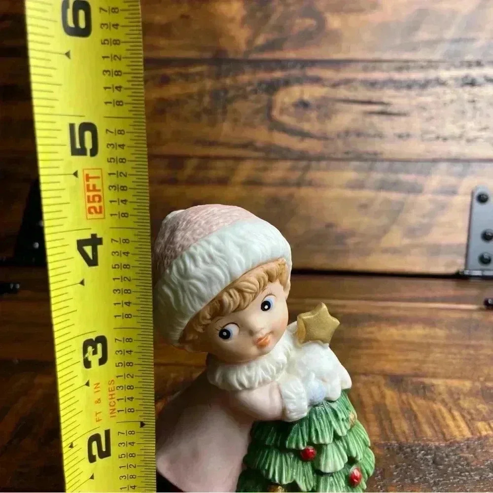 Vintage Homco Porcelain Hand Painted Figurine Girl with Christmas Tree - Picture 8 of 9